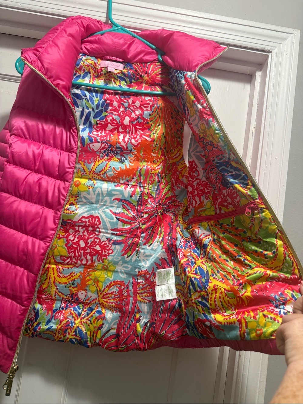 Lilly Pulitzer Hot Pink Quilted Vest with Multicolor Lining - Picture 7 of 12